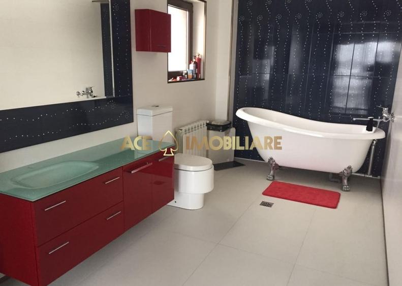 Casă individuală cu 5 camere cu Canalizare în Theodor Pallady