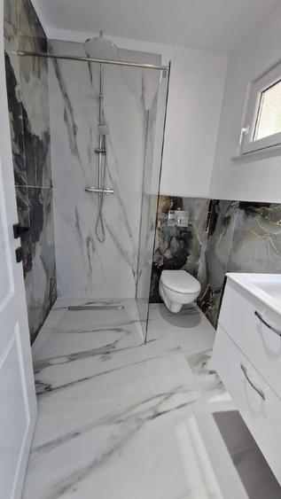 Casă cu Teren 250 Mp în Central