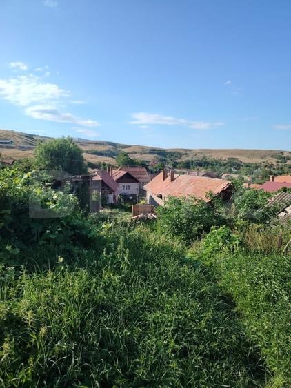 Casă individuală cu 2 camere cu Teren 2111 Mp în Săndulești