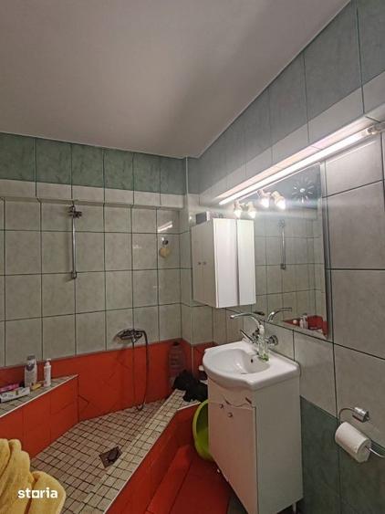 Apartament cu 4 camere decomandat în Traian