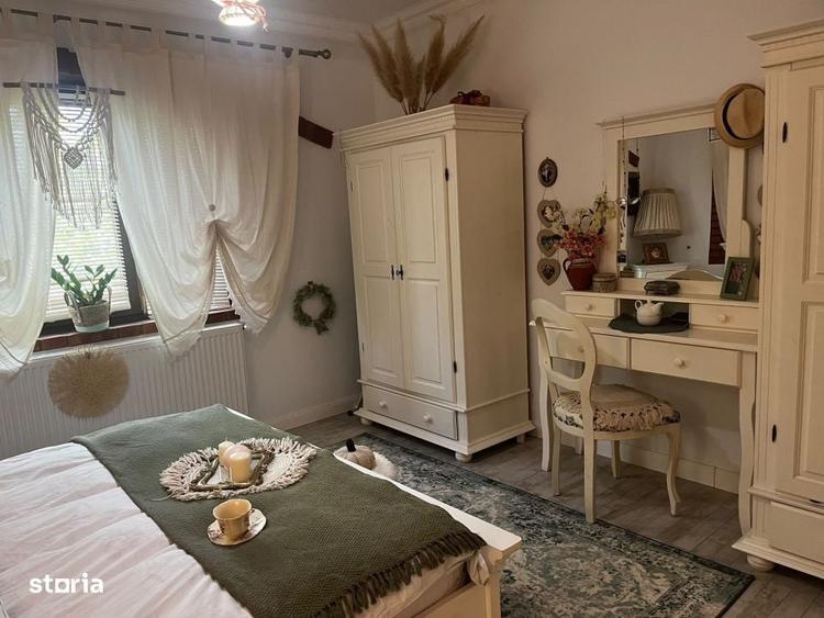 Casă cu 4 camere în Ungureni