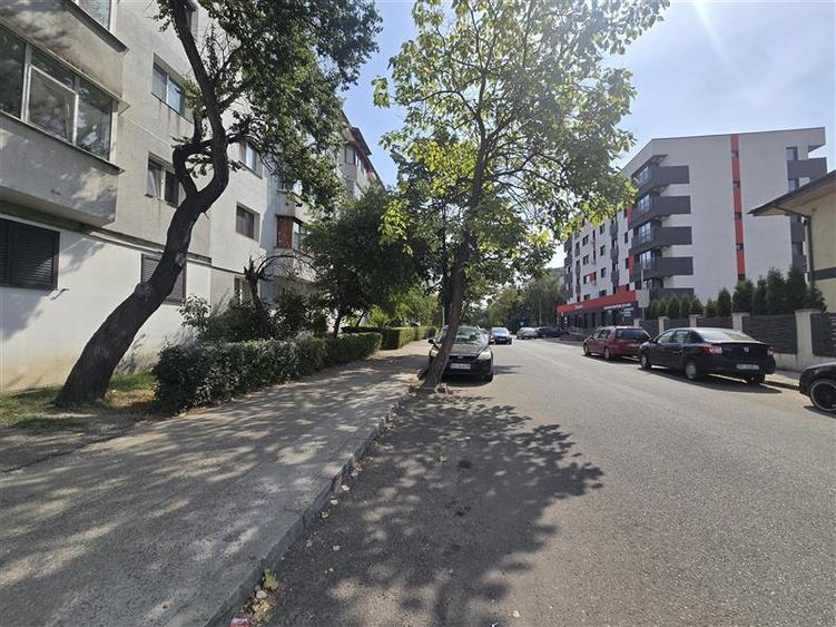 Apartament cu 3 camere decomandat, mobilat în Nord
