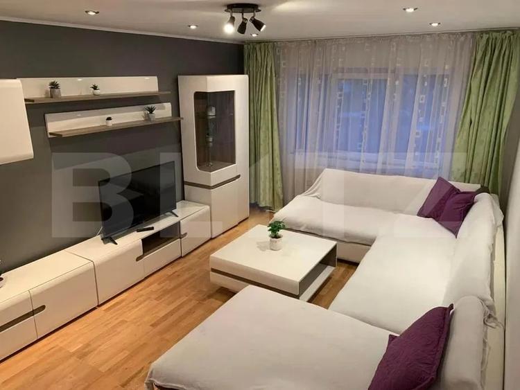 Apartament cu 3 camere decomandat, mobilat în Zorilor