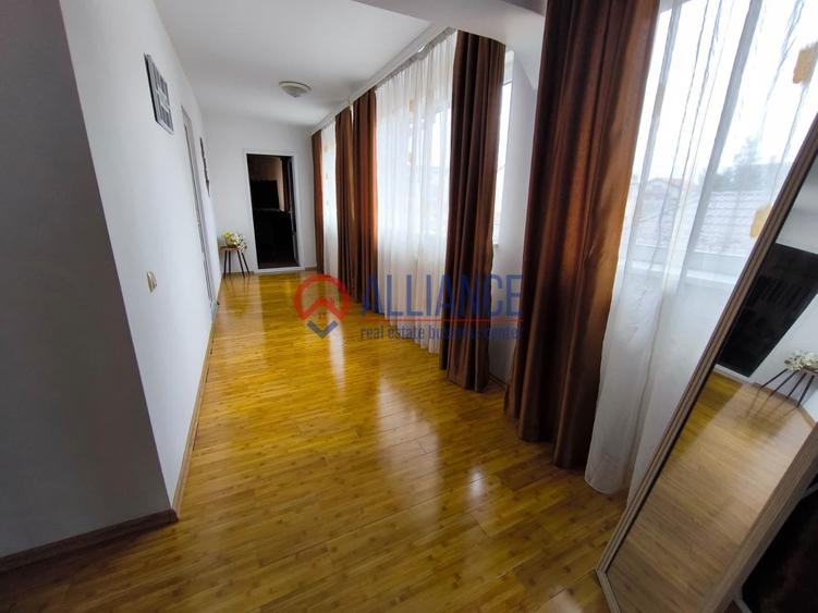 Casă cu 10 camere decomandat cu Teren 442 Mp în CET