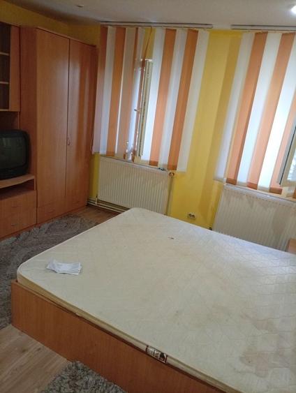 Garsonieră decomandată în Steaua