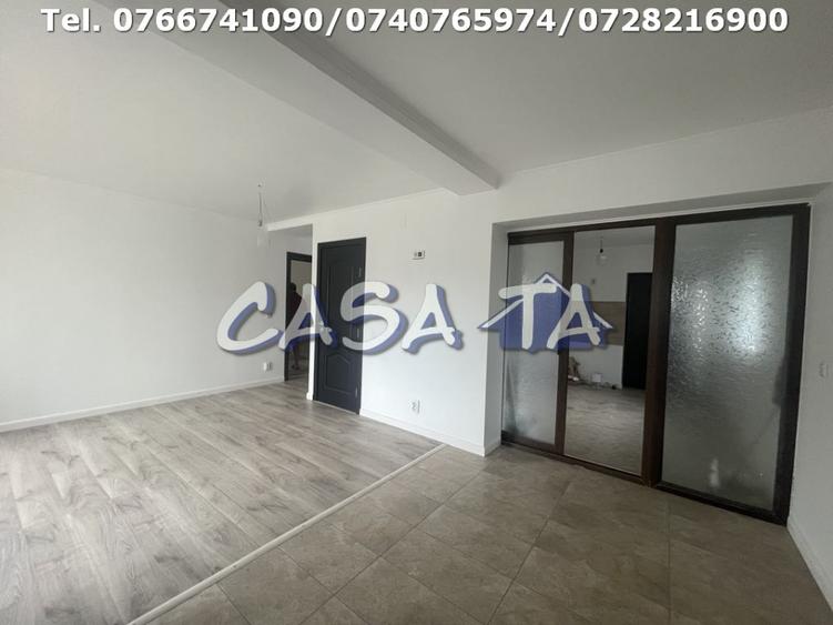 Casă individuală cu 5 camere cu Canalizare în Panduraș