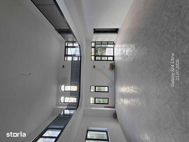 Casă cu 6 camere cu Teren 2300 Mp în Central