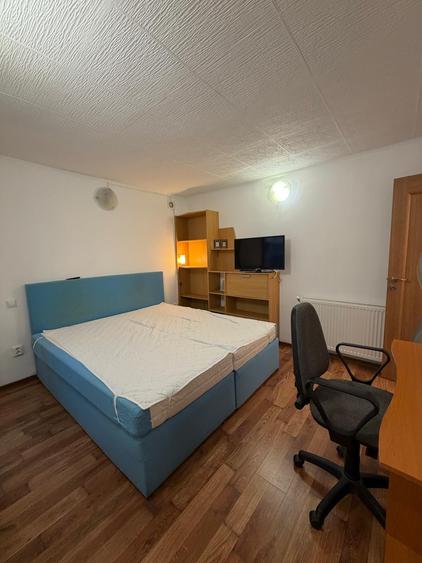 Apartament cu 3 camere semidecomandat în Zorilor