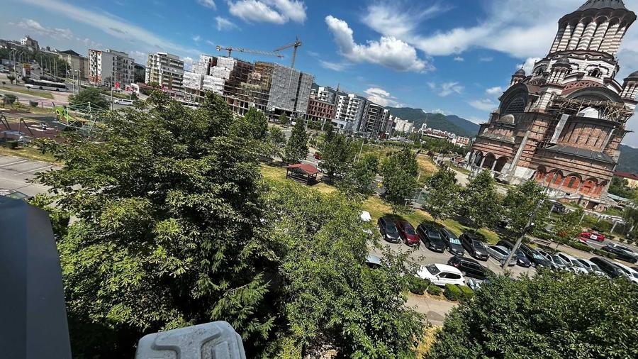 Apartament cu 2 camere decomandat în Republicii