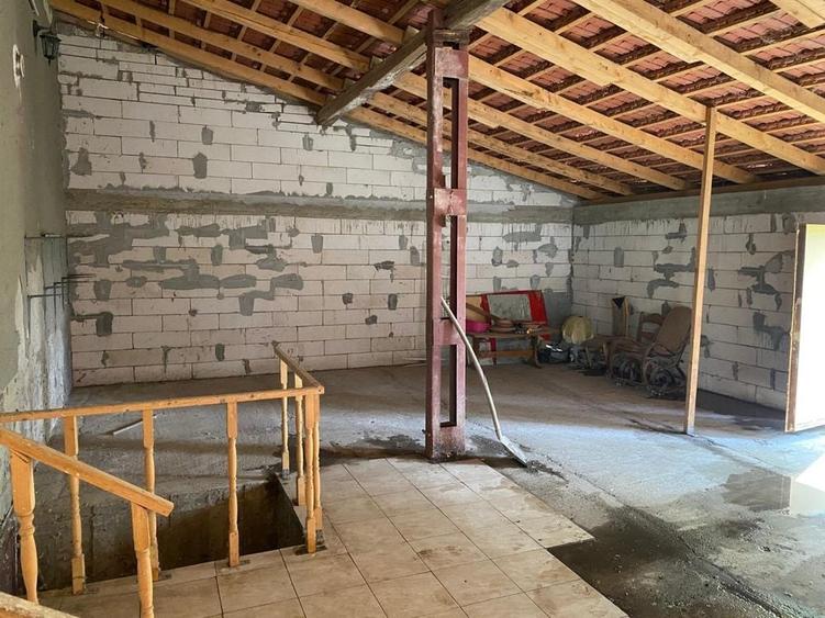 Casă cu 4 camere în Dolaț