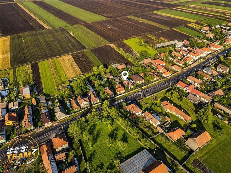Casă individuală cu 3 camere cu Garaj în Exterior Est