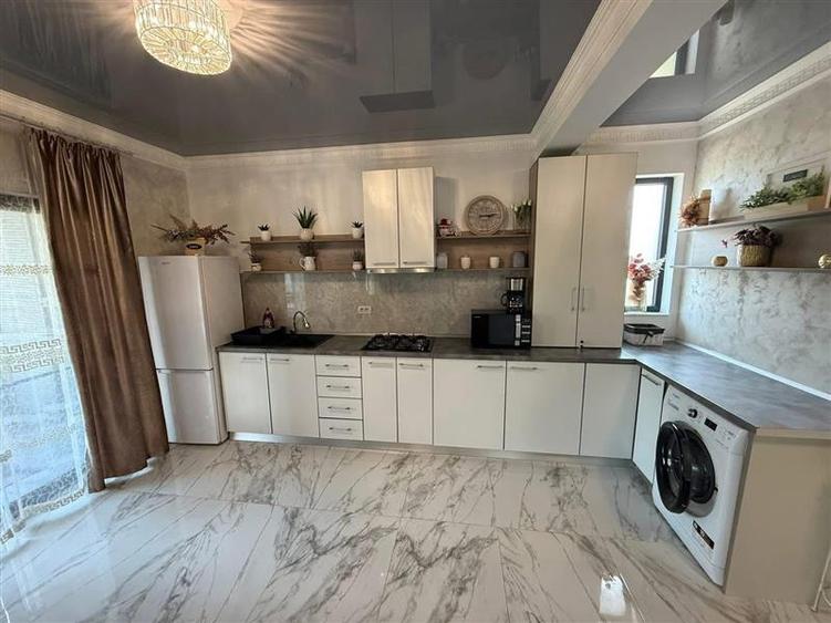 Duplex cu 5 camere cu Teren 200 Mp în Central