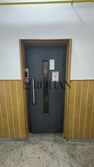 Apartament cu 3 camere decomandat în Cetate