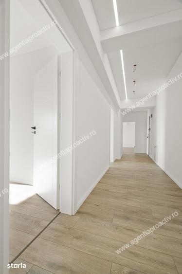 Apartament cu 3 camere decomandat în Sud