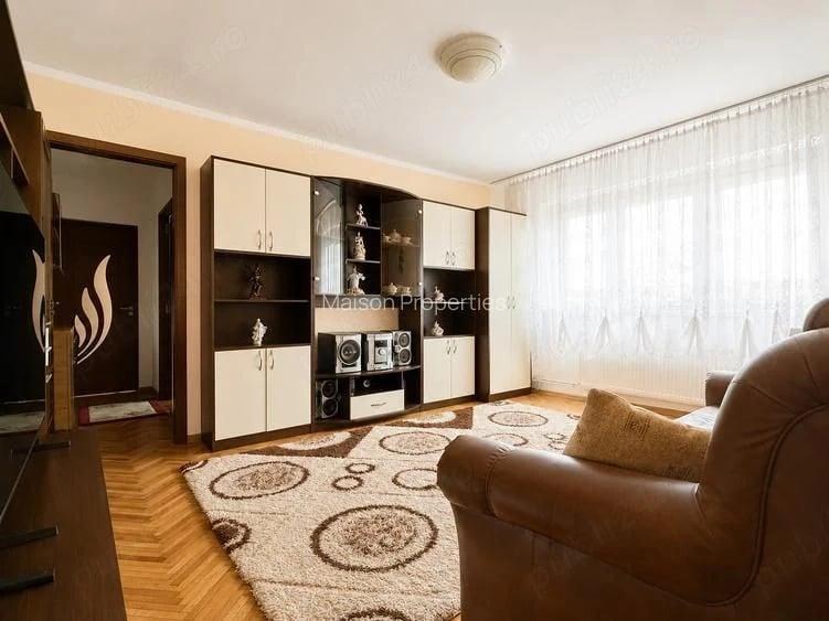 Apartament cu 4 camere semidecomandat în Dacia
