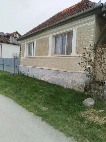 Casă cu Teren 800 Mp în Ginta