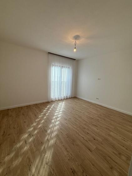 Duplex cu 4 camere cu Canalizare în Giroc