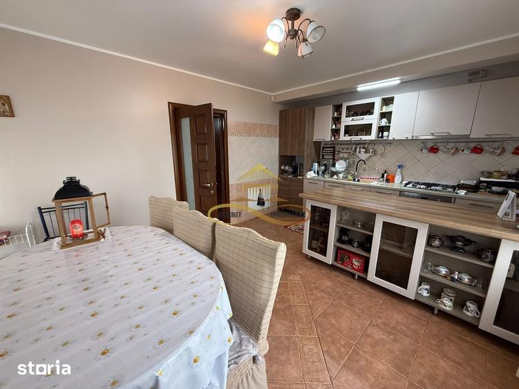 Casă cu 5 camere cu Teren 760 Mp în Măgura