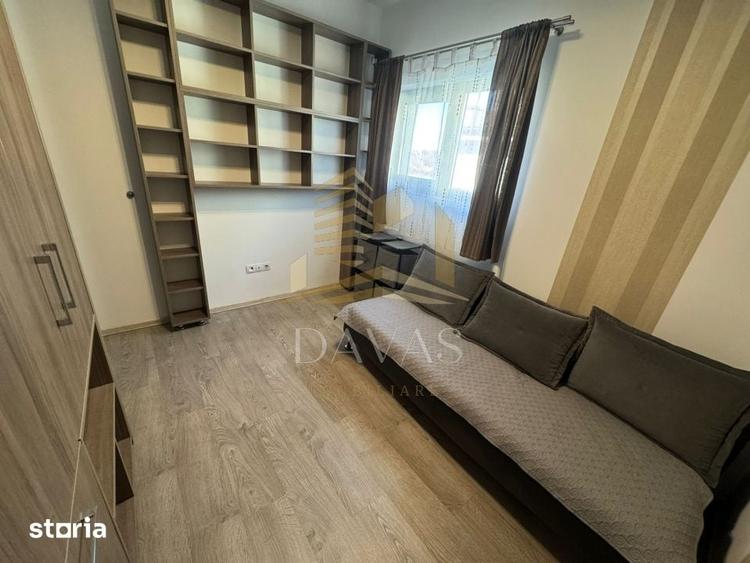 Apartament cu 3 camere semidecomandat în Borhanci