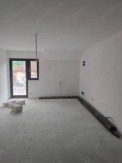 Casă cu 5 camere în Berislăvești