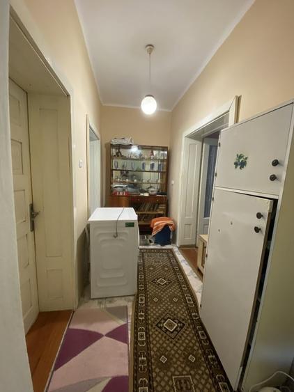 Casă cu 2 camere cu Teren 1742 Mp în Central