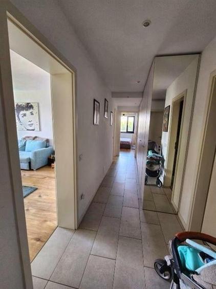 Apartament cu 3 camere decomandat în Tractorul
