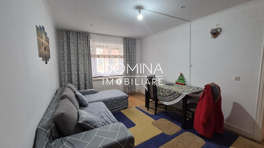 Apartament cu 3 camere semidecomandat, mobilat în Central