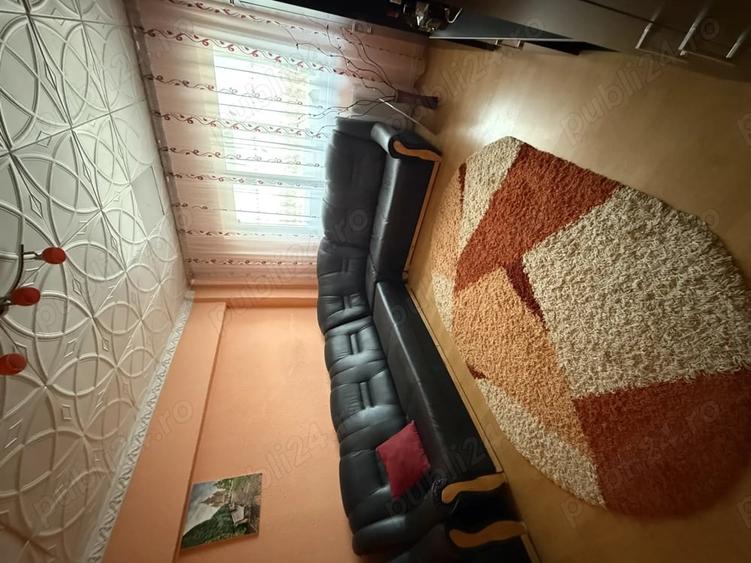 Apartament cu 4 camere semidecomandat în Central