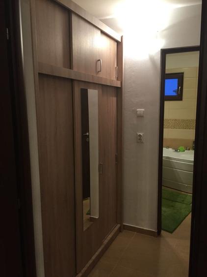 Apartament cu 2 camere semidecomandat în Girocului