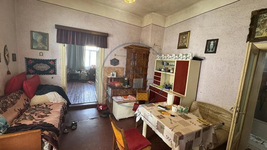Casă cu 5 camere cu Teren 502 Mp în Central
