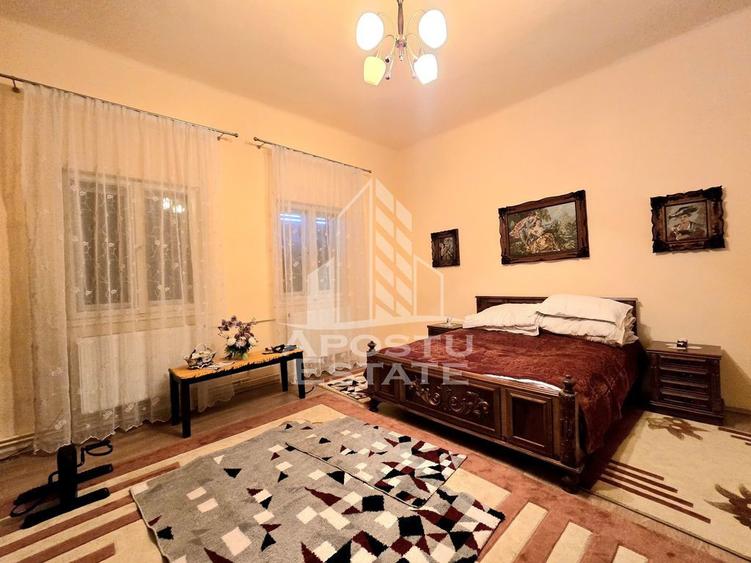 Casă cu 5 camere cu Teren 771 Mp în Bogdăneștilor