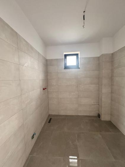 Casă individuală cu 5 camere cu Canalizare în Lascăr Catargiu