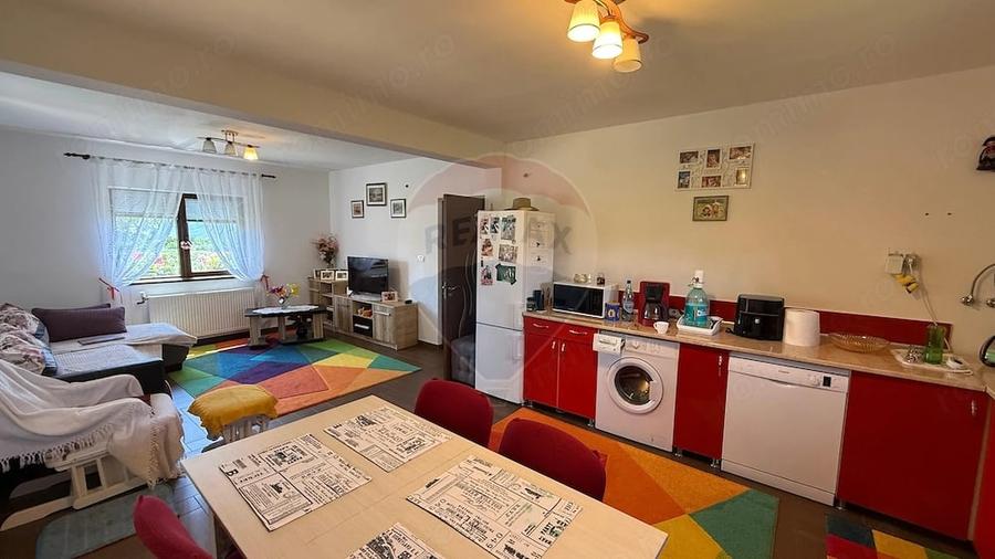 Casă cu 3 camere cu Teren 1667 Mp în Răcoasa