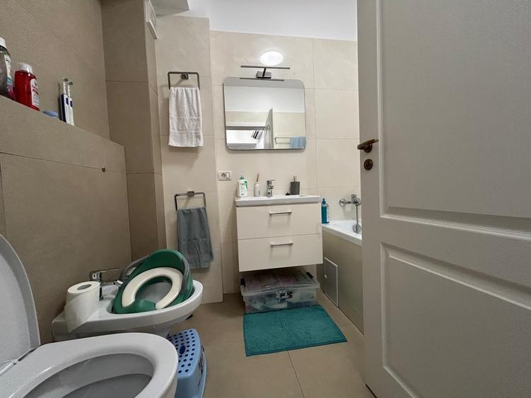Apartament cu 3 camere decomandat, mobilat în Cug