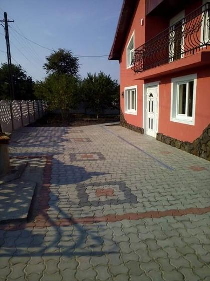 Casă individuală cu 3 camere cu Canalizare în Grivița
