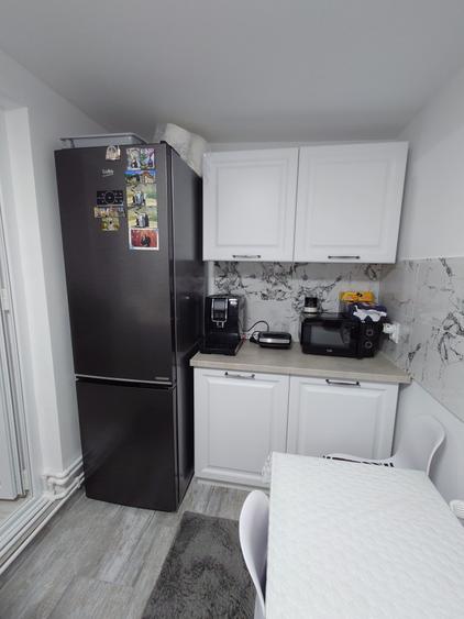 Apartament cu 2 camere decomandat în Micro 11