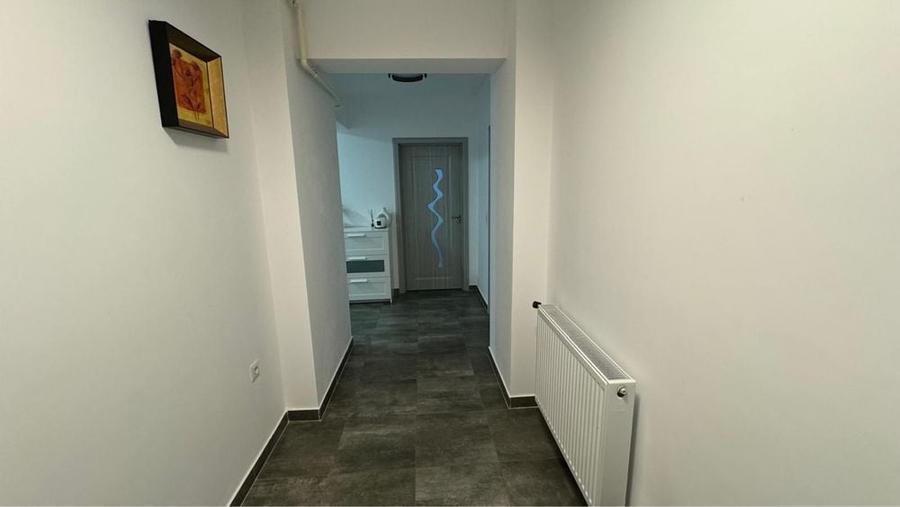 Apartament cu 3 camere decomandat în Exterior Vest