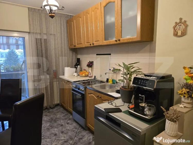 Apartament cu 3 camere decomandat în Soarelui