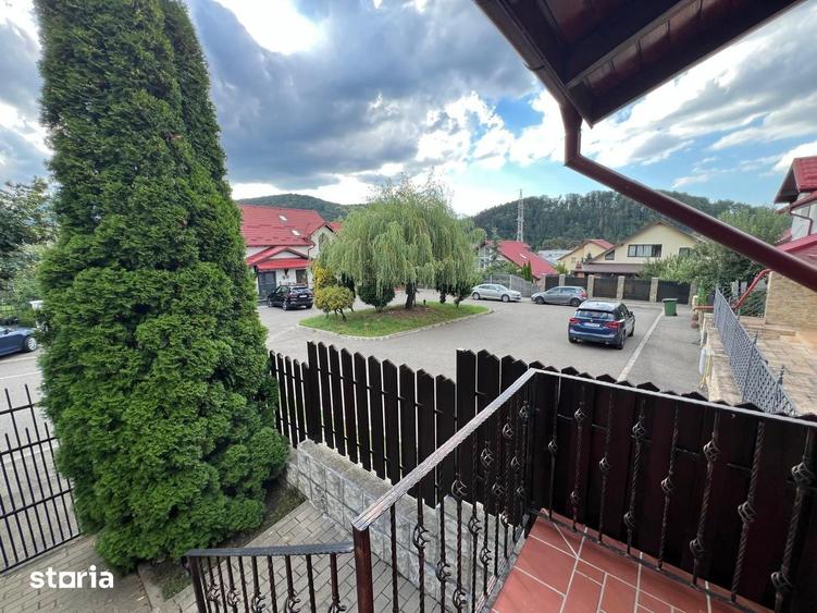 Casă cu 5 camere cu Teren 400 Mp în Bunloc