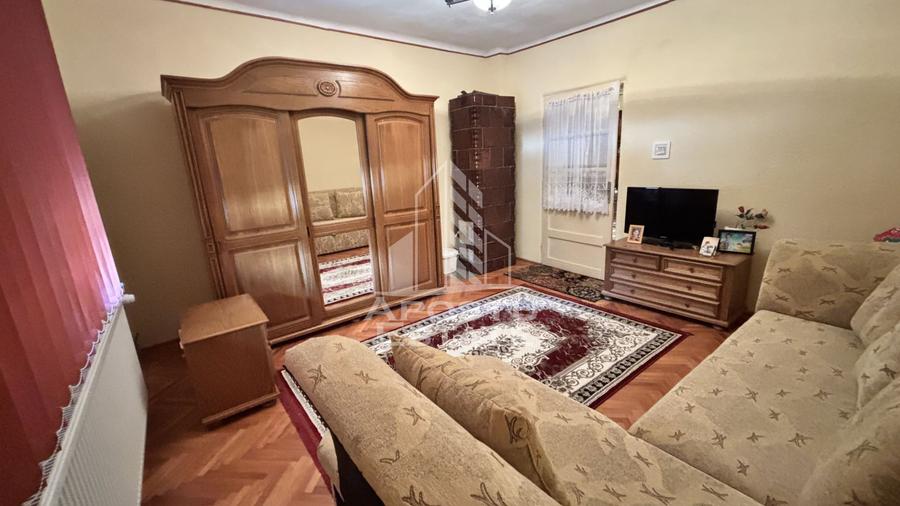 Casă individuală cu 4 camere cu Canalizare în Giarmata