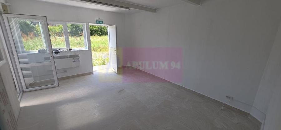 Spațiu comercial, de 200 mp, în Central