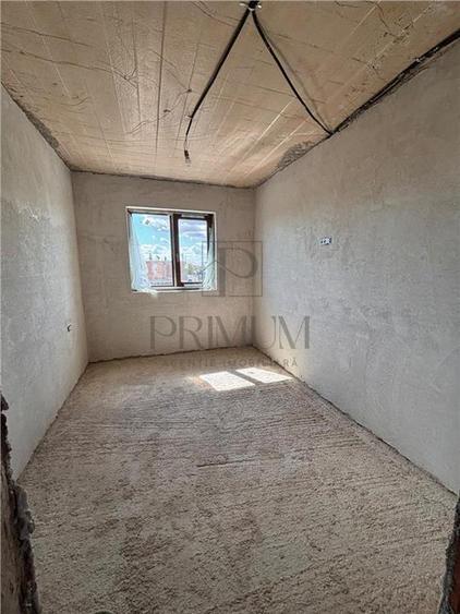 Duplex cu 5 camere cu Canalizare în Moșnița Nouă