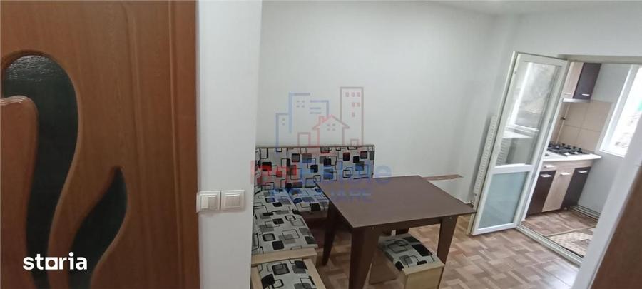 Garsonieră decomandată în Central