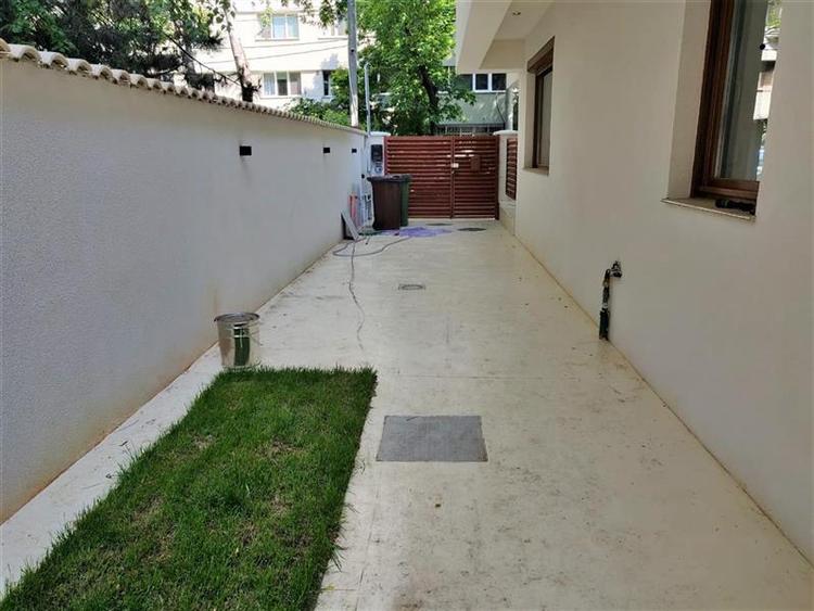 Casă individuală cu 3 camere cu Canalizare în Bucureștii Noi