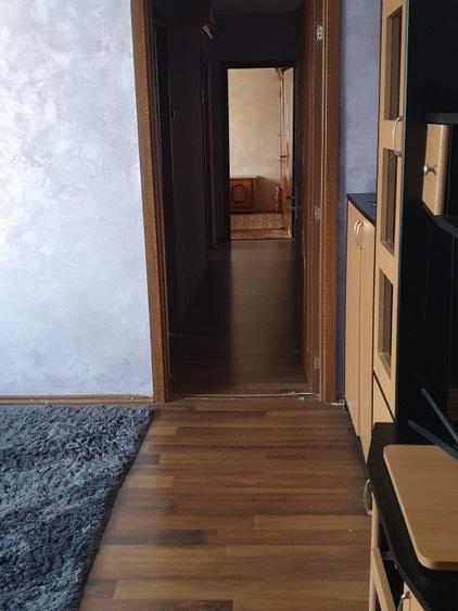 Apartament cu 3 camere decomandat, mobilat în Tomis Nord — fotografia 3