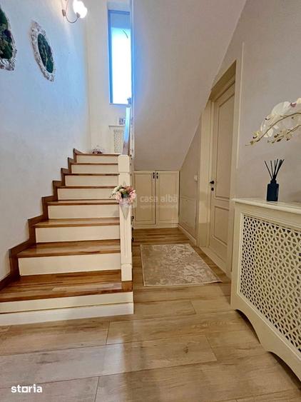 Casă cu 5 camere cu Teren 1500 Mp în Central
