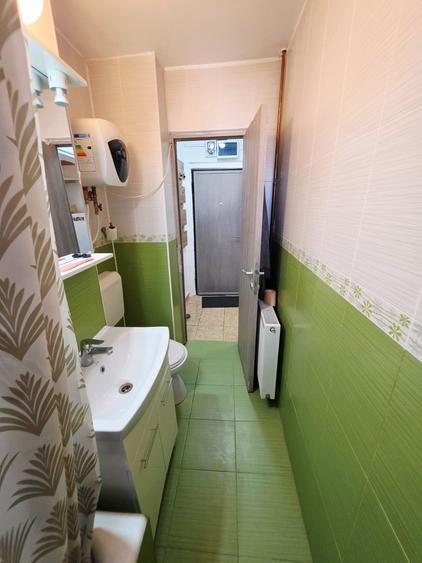 Garsonieră decomandată în Malu Roșu