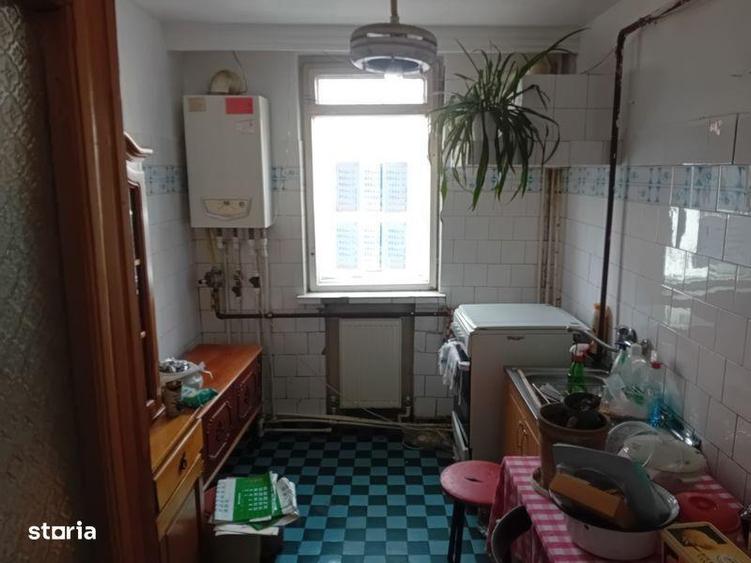 Apartament cu 2 camere decomandat în Precista