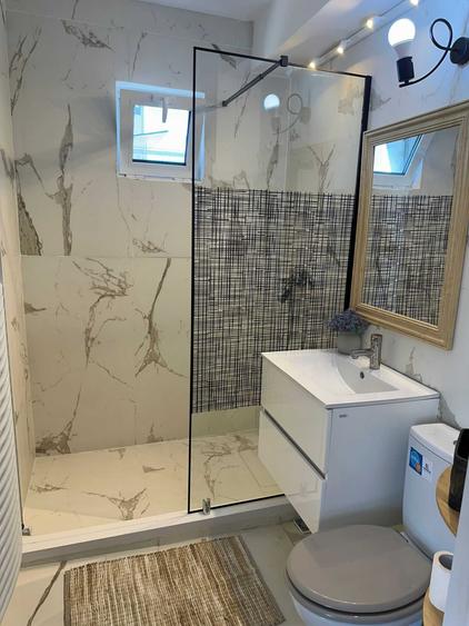 Apartament cu 3 camere decomandat în Sârbi