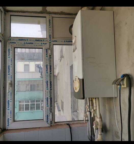 Apartament cu 3 camere decomandat în Călărași